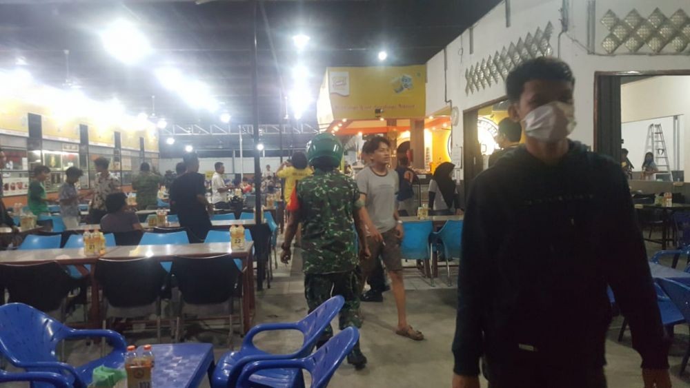 TNI-Polri Razia Tempat Nongkrong, Pengunjung Disuruh Pulang