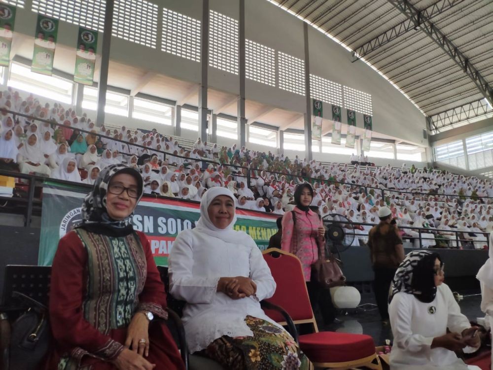 Takziah ke Solo, Khofifah Kenang Sosok Ibunda Jokowi