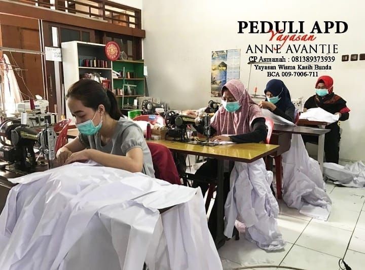 10 Potret Menyentuh Anne Avantie, Kerahkan Pegawai untuk Produksi APD