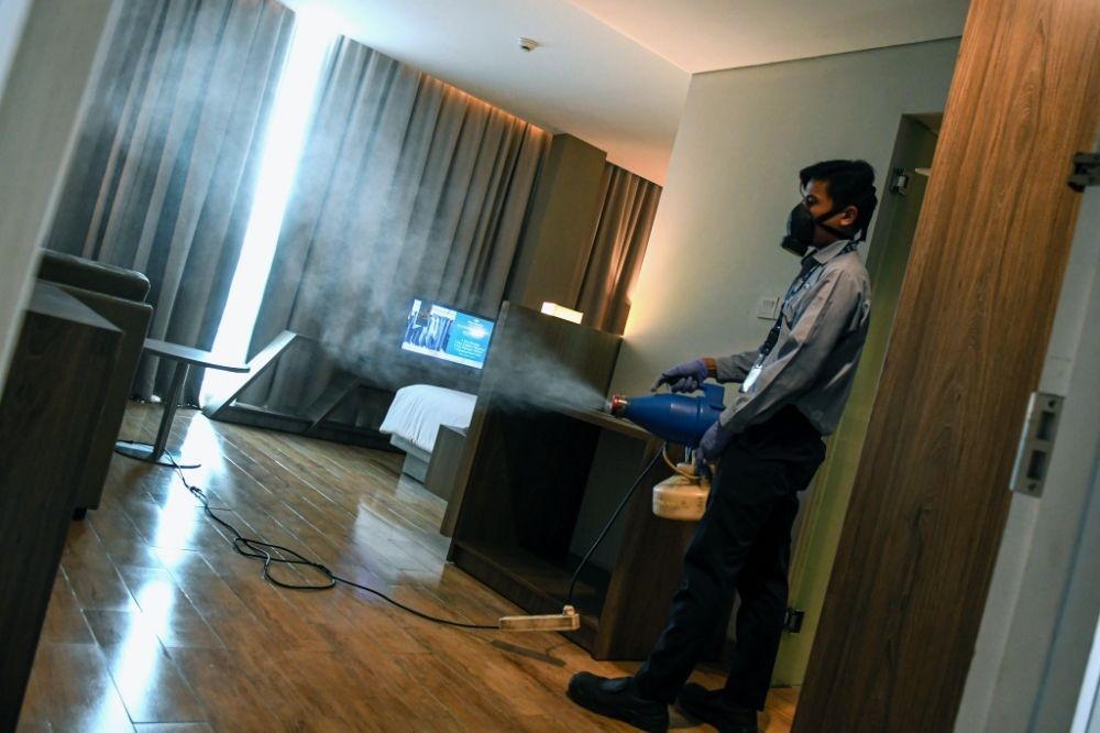 Mahasiswa UGM Rancang Robot Bantu Disinfeksi Hotel 
