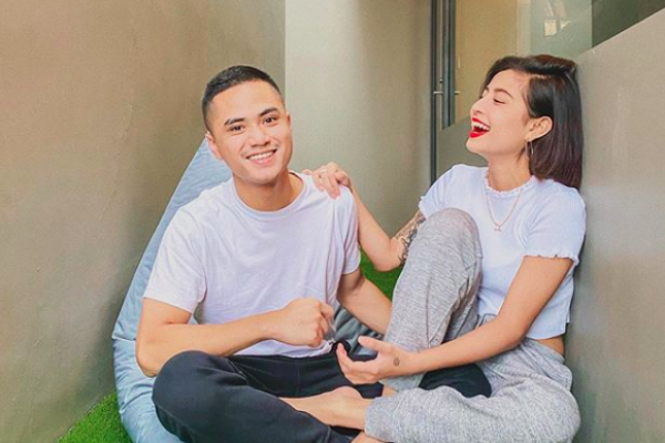 10 Potret Awkarin dan Kekasih saat #DiRumahAja, Mesranya Bikin Ambyar!