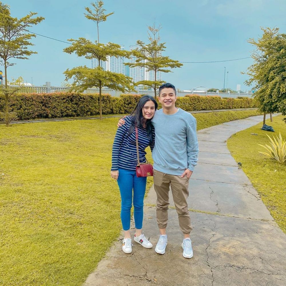 15 OOTD Couple Ala Adly Fayruz Dan Angbeen Rishi