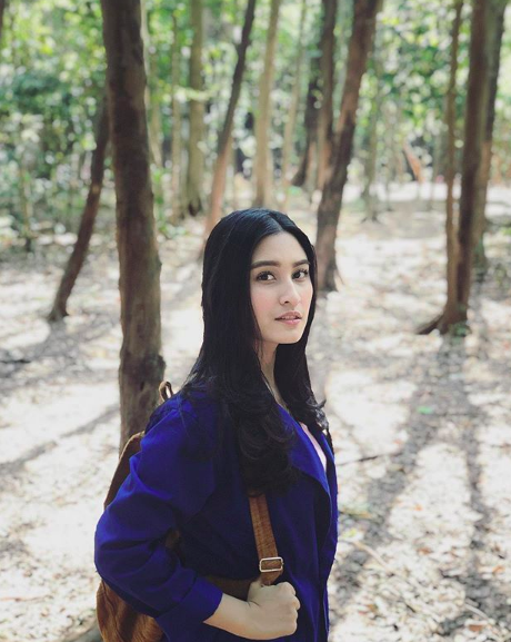 10 Pesona Paripurna Artis Muda Angbeen Rishi, Nyonya Adly Fairuz