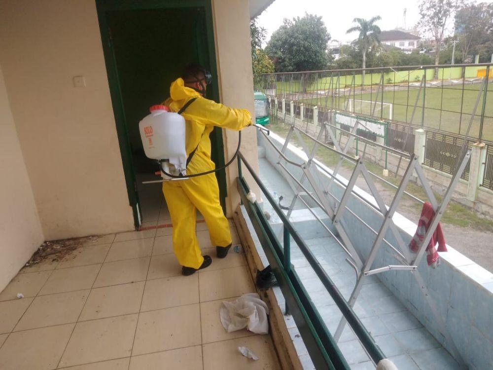 Pemain Diliburkan, Mess PSMS Medan Disemprot Cairan Disinfektan