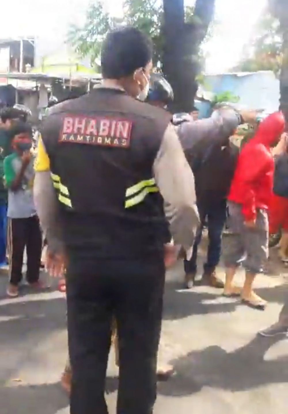Polisi Makassar Ancam Pidana Warga yang Tolak Jenazah Pasien COVID-19