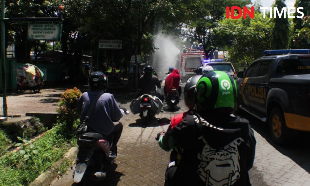 [FOTO] Wilayah Pesisir Utara Kabupaten Tangerang Disemprot Disinfektan