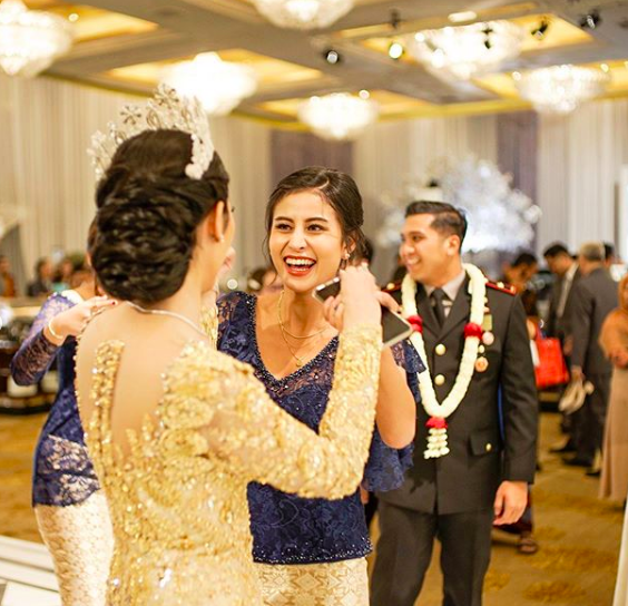 10 Momen Kekompakan Awkarin & Rica Andriani, Kayak Kembar!