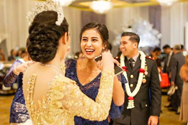 10 Momen Kekompakan Awkarin & Rica Andriani, Kayak Kembar!