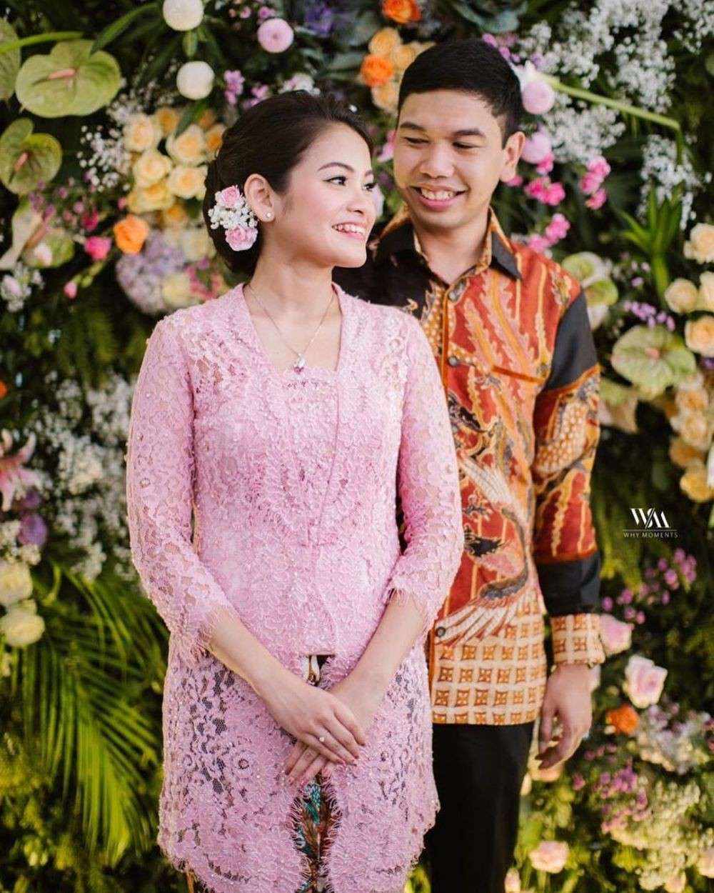 7 Inspirasi Kebaya Seleb Untuk Lamaran, Simpel Namun Berkesan