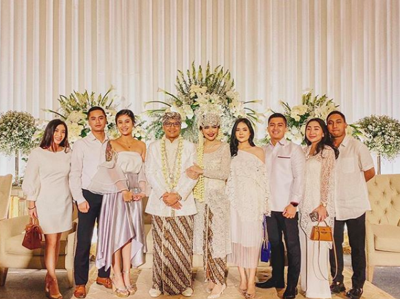 10 Momen Kekompakan Awkarin & Rica Andriani, Kayak Kembar!