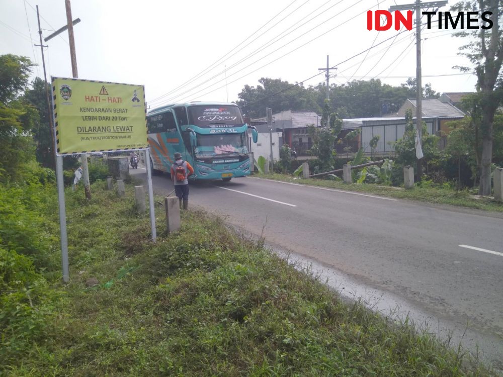 Akses ke Kota Madiun Dibatasi, Kendaraan Berat Pilih Jalur Kabupaten 