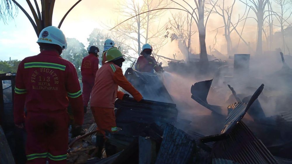 Diduga Lalai saat Memasak, Dua Pondok Di Balikpapan Hangus Terbakar