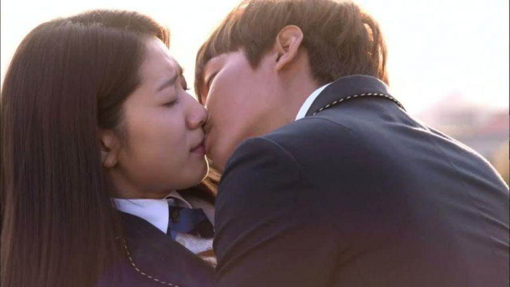 10 Adegan Lee Min Ho And Park Shin Hye Yang Paling Romantis Di The Heirs 8899