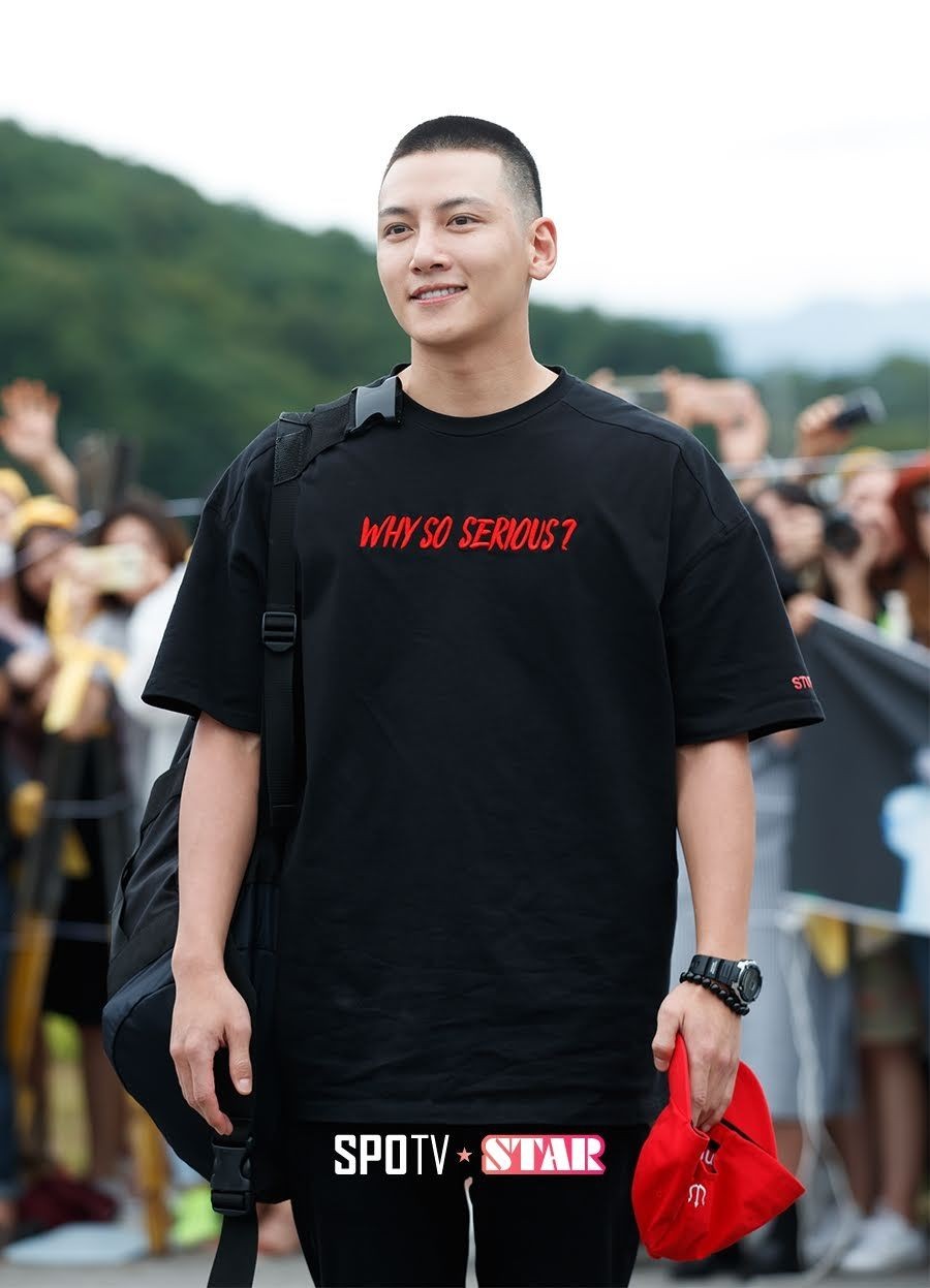 10 Foto Seleb Jalani Wajib Militer, Makin Macho Tanpa Riasan Artis