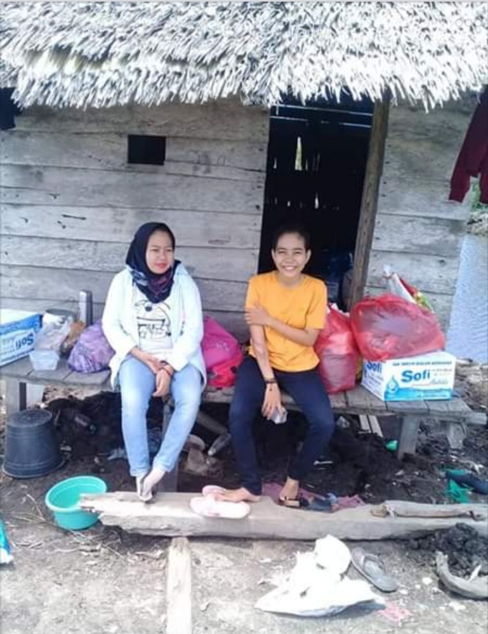Viral, Kisah 2 Mahasiswa Makassar Karantina Mandiri di Gubuk Empang