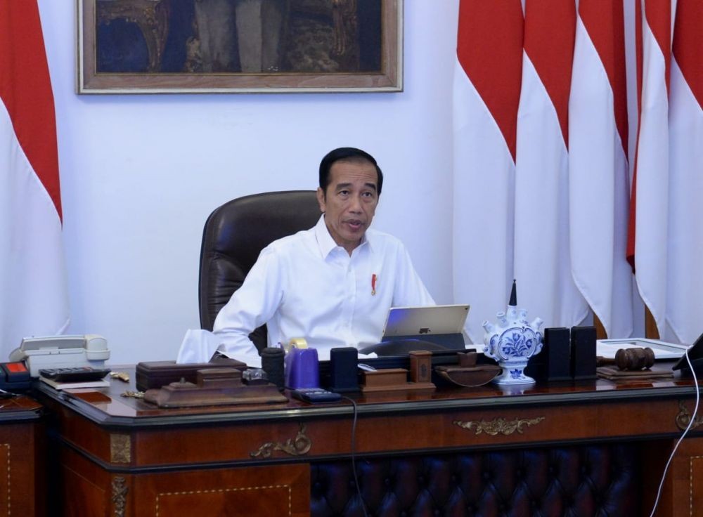 COVID-19 di Luar Jawa-Bali Naik, Jokowi Minta Mobilitas Direm 2 Minggu