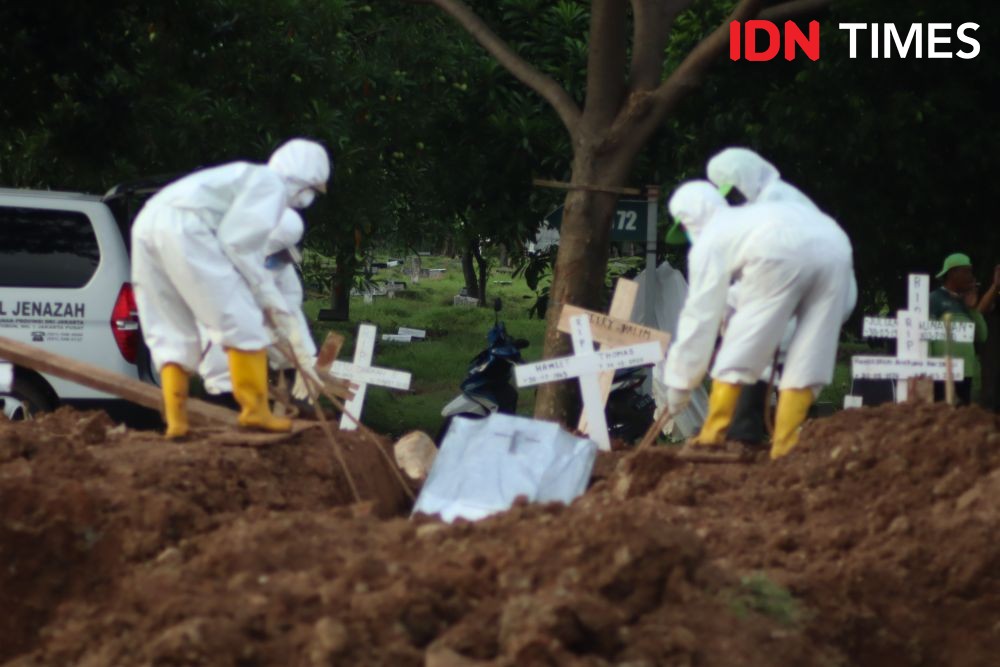 Tenaga Kesehatan Terbatas, Polisi Kuburkan PDP COVID-19 di Wonosobo  