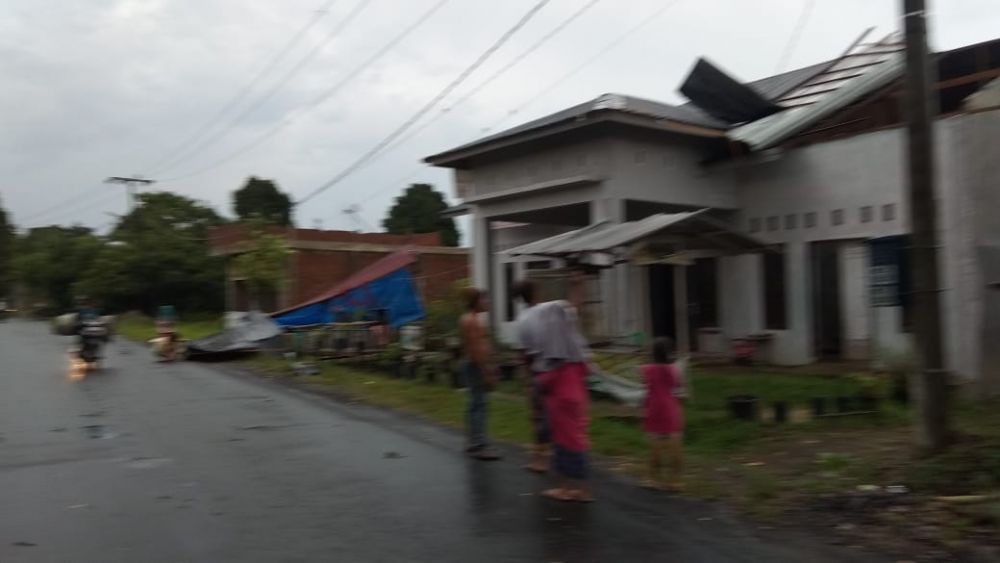 Hujan dan Angin Kencang, Rumah dan Puskesmas di Binjai-Langkat Rusak