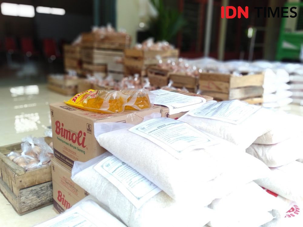 Keterlaluan! Puluhan Warga Palembang Ditipu Paket Sembako Murah