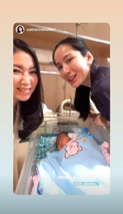 Dikaruniai Anak Kedua, 10 Momen Manis Jill Gladys jadi Mama Siaga