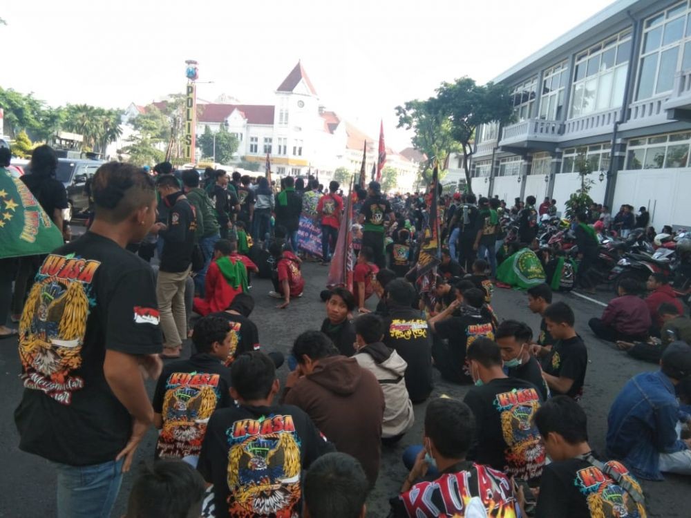 5.000 Massa Pagar Nusa Menuntut Keadilan Polrestabes Surabaya