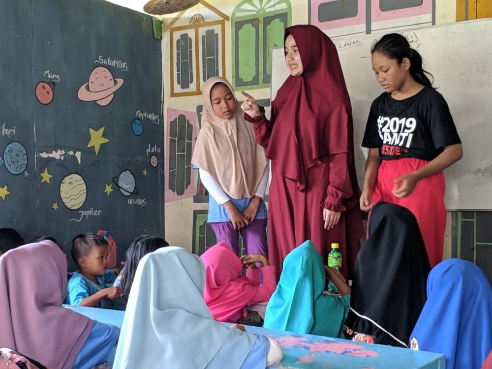 Kisah Dokter Arnila, Bangun Pondok Belajar untuk Didik Anak Nelayan
