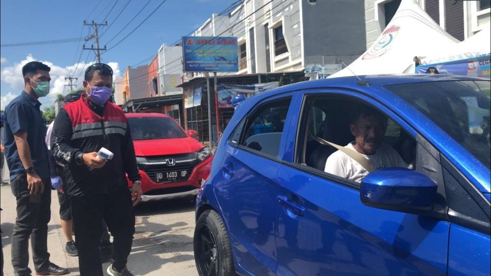 Masuk Zona Merah Corona, Warga Makassar Jumatan di Rumah Saja