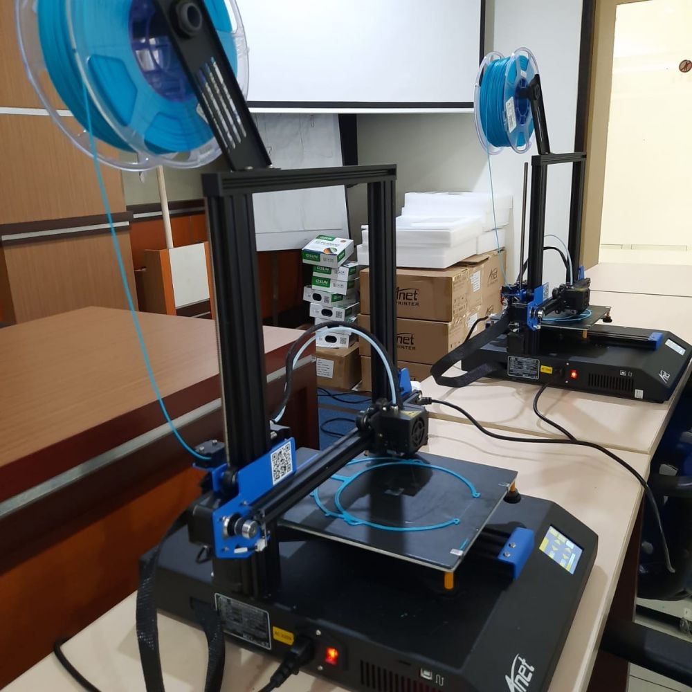 DERU UGM Produksi APD Face Shield Pakai 3D Printer
