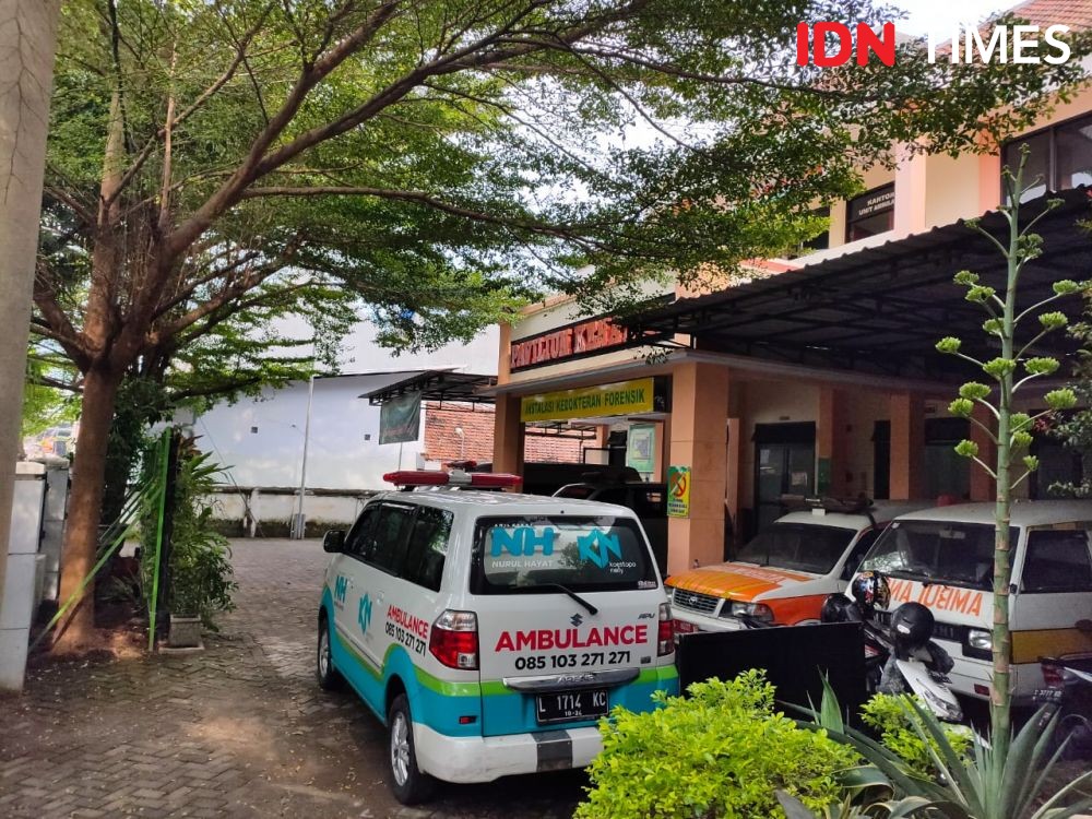 Khawatir Bawa Jenazah COVID-19, Ambulans Tertahan di RSUD Jombang