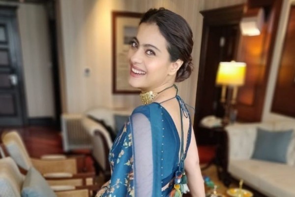 Bikin Jatuh Cinta, 10 Potret Menawan Artis India saat Kenakan Sari