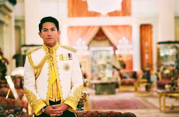 10 Potret Pangeran Mateen dari Kerajaan Brunei, Gagahnya Bikin Meleleh