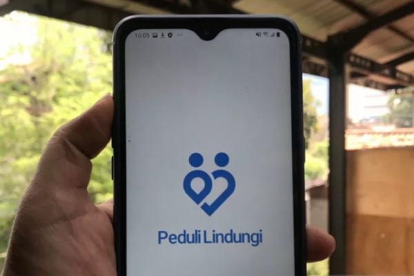 Ganjar Anggap Aplikasi Peduli Lindungi yang Dipasang di Mal Bikin Ribet