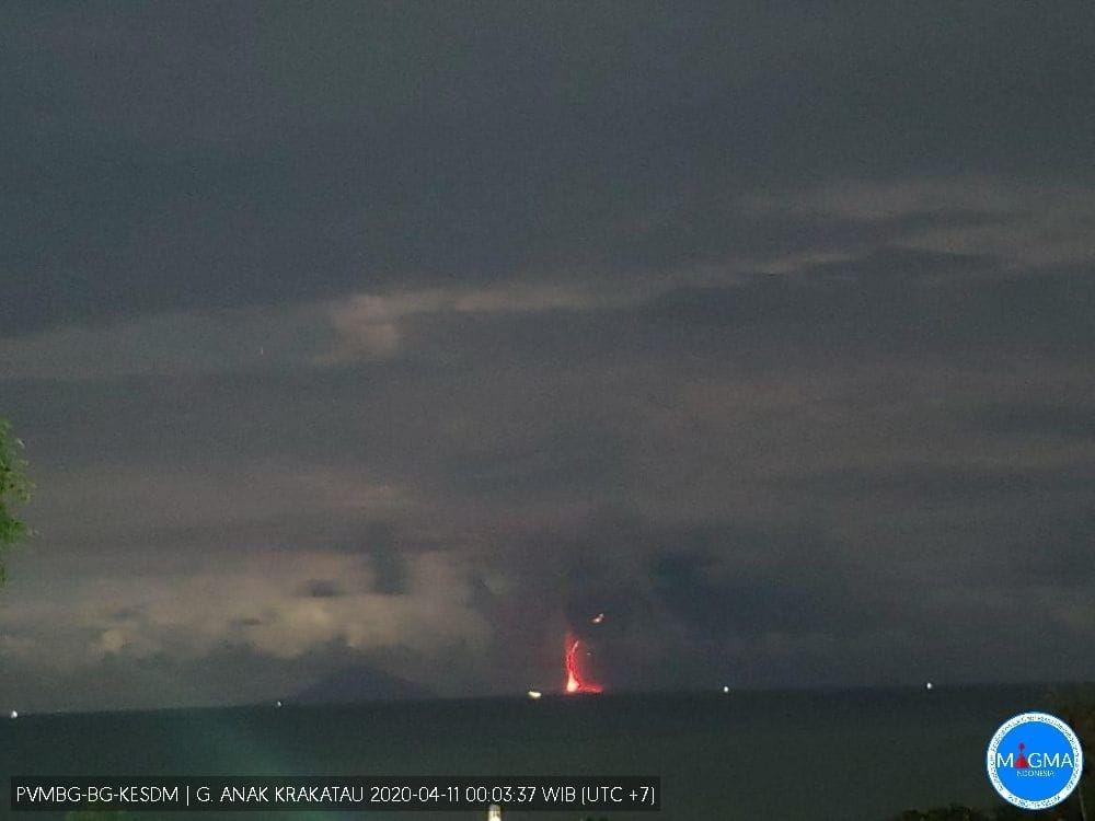 Anak Krakatau Kembali Erupsi, Tinggi Abu Vulkanik Capai 1.500 Meter