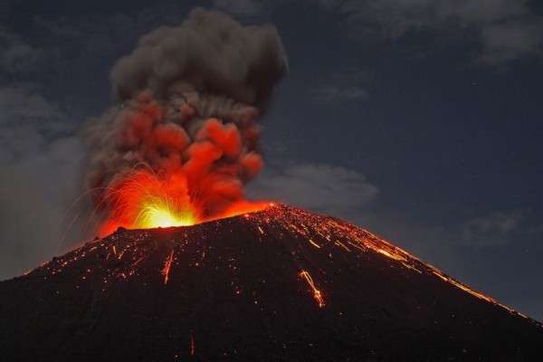 5 Fakta Gunung Anak Krakatau Yang Berevolusi Sepanjang Masa