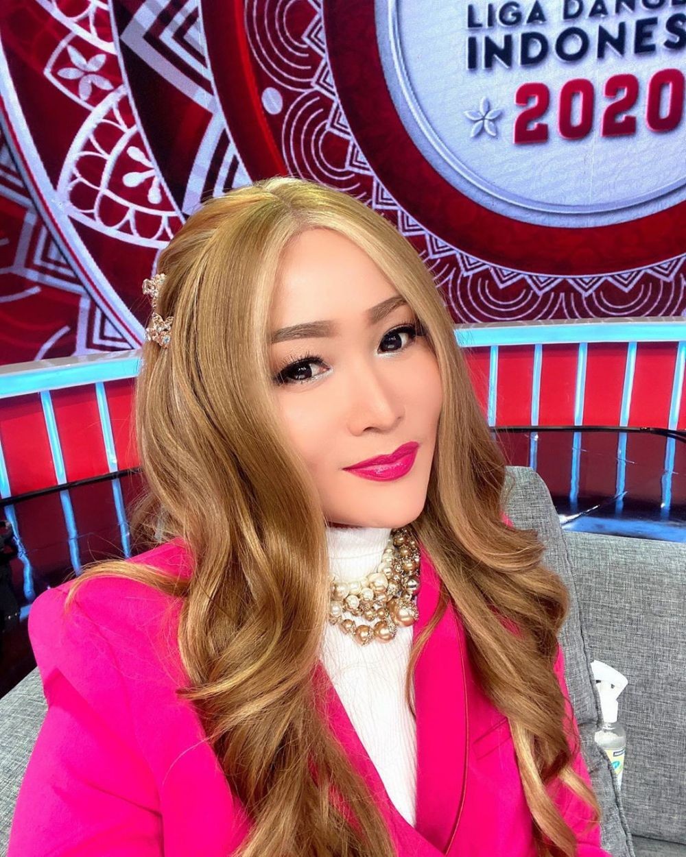 Bertabur Prestasi, 10 Penyanyi Dangdut yang Punya Bakat Akting