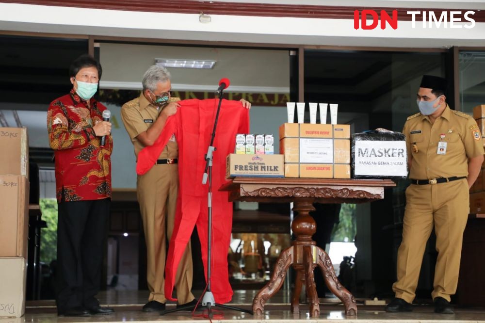 Eks Napi Teroris Beri Bantuan Masker Batik Cegah Penyebaran COVID-19