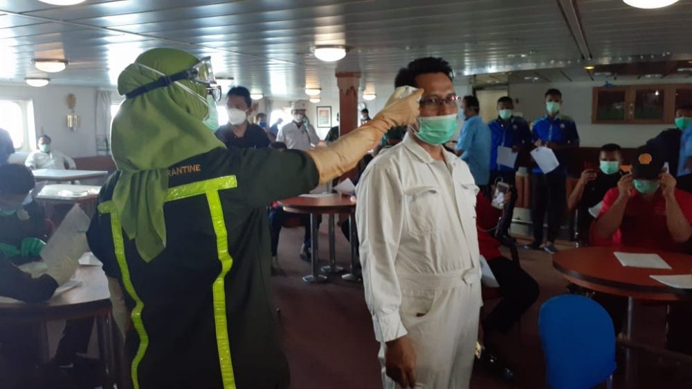Positif Corona, 24 Awak KM Lambelu Dirujuk ke Rumah Sakit di Makassar 