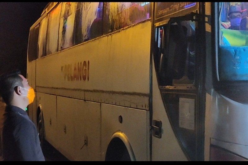 6 TKI Negatif COVID-19, Bus Melanjutkan Perjalanan ke Bandung