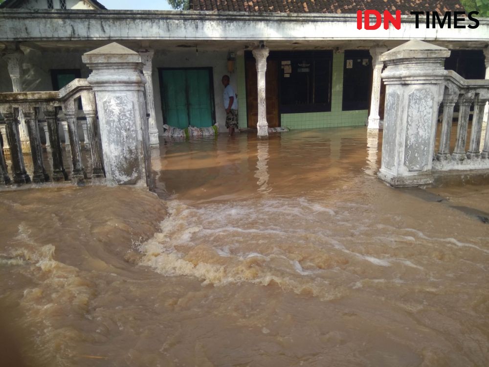 Diguyur Hujan Selama 5 Jam, Belasan Desa di Kabupaten Madiun Banjir