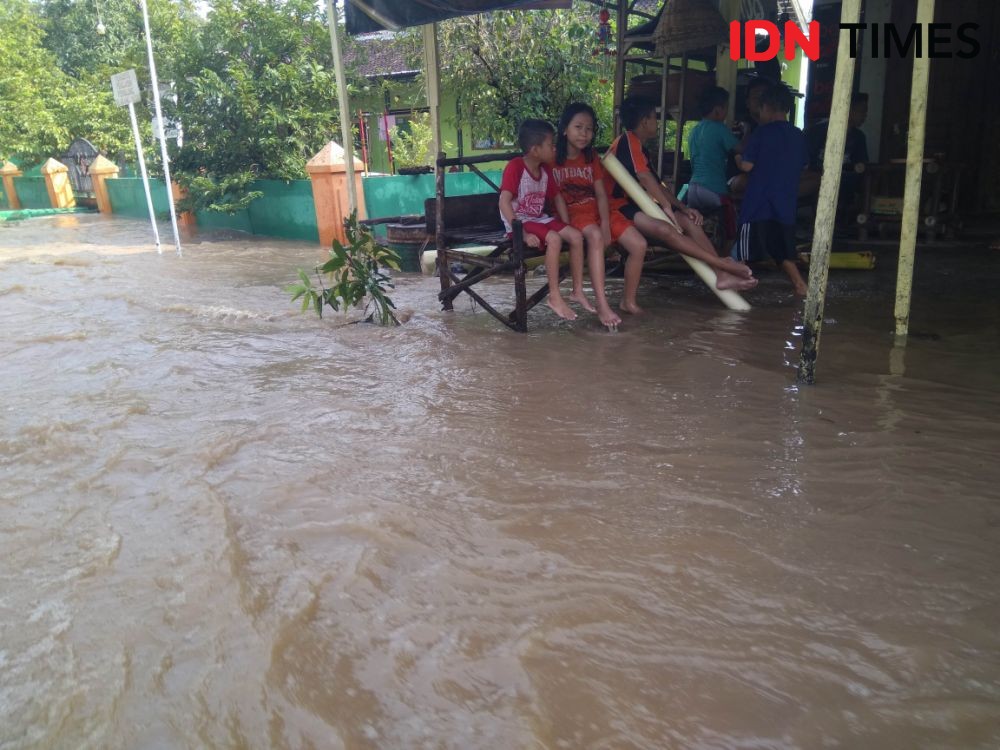 Banjir, Jenazah Warga Kabupaten Madiun Disemayamkan di Masjid 