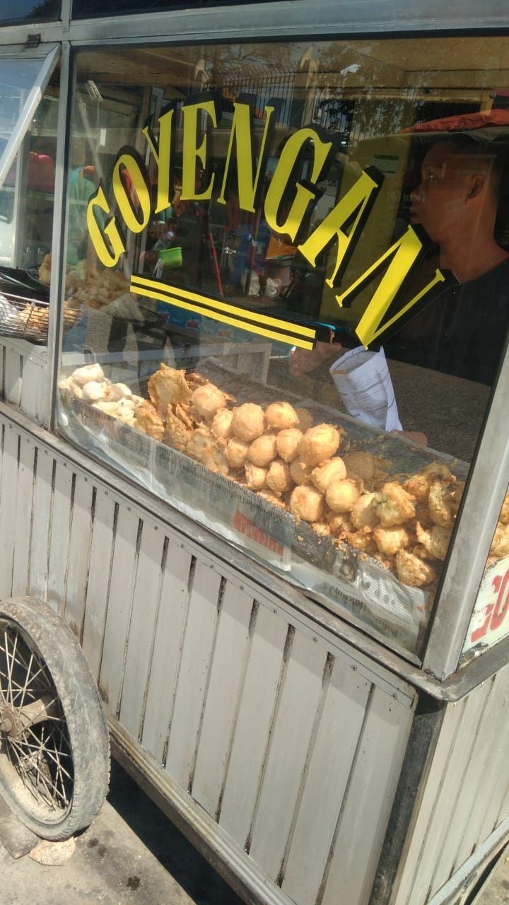 Sok Imut, 10 Tulisan Gerobak Penjual Ini Kocak Banget