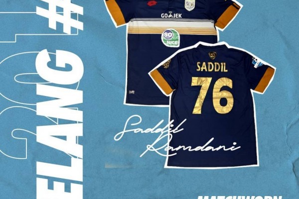 Bantu APD Tenaga Medis, Persela Lelang 14 Jersey Pemain