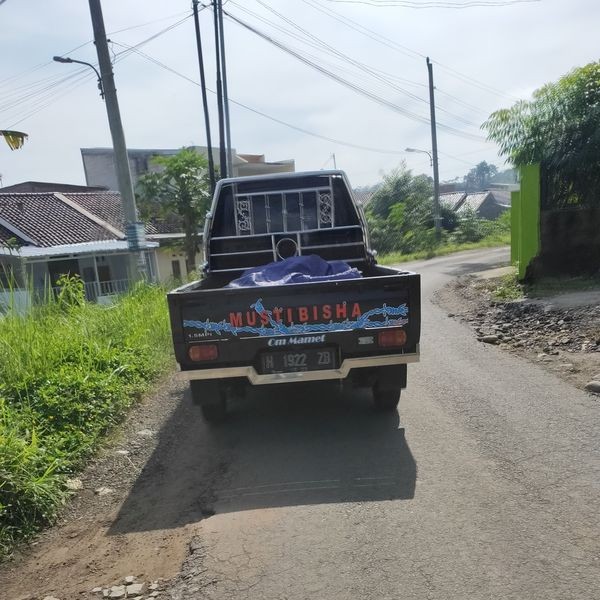 Kreatif, 10 Plesetan Nama Kendaraan Ini Bikin Salah Fokus di Jalan