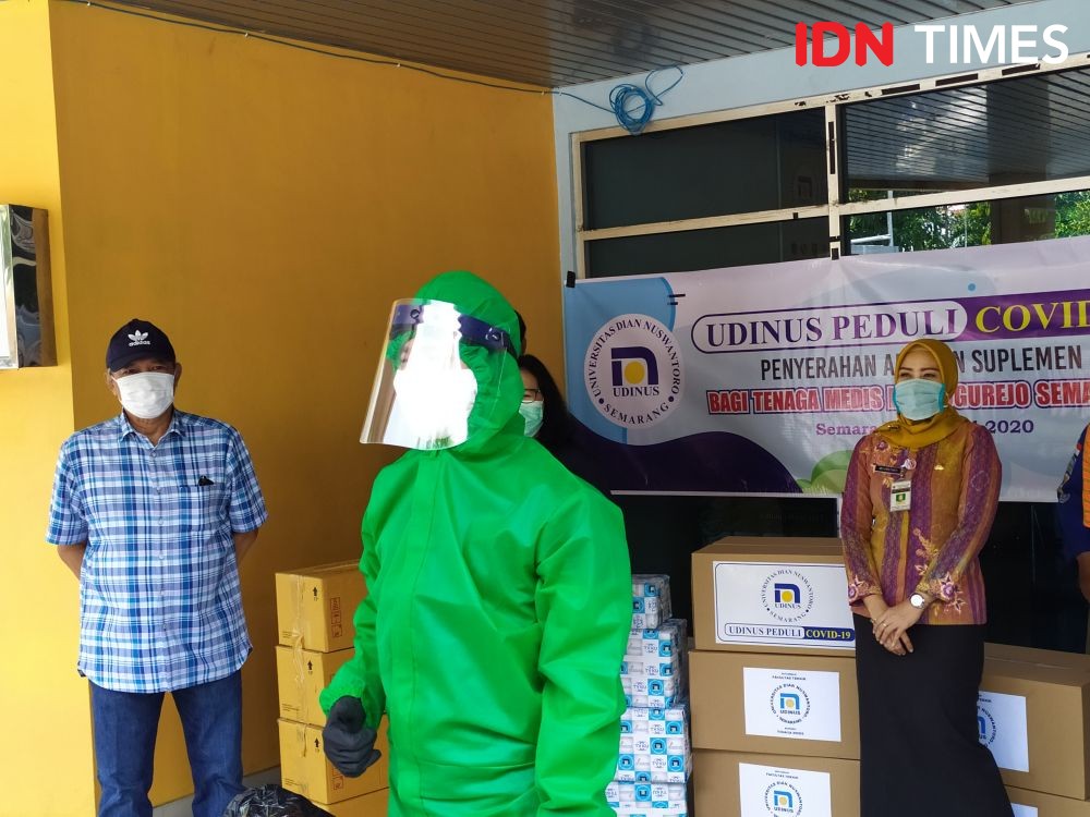 Lonjakan COVID-19, Udinus Pasok Baju Hazmat ke RS Tugu Semarang