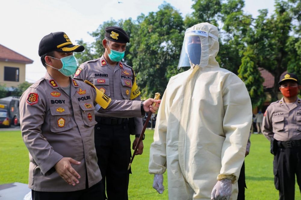 Lonjakan COVID-19, Udinus Pasok Baju Hazmat ke RS Tugu Semarang