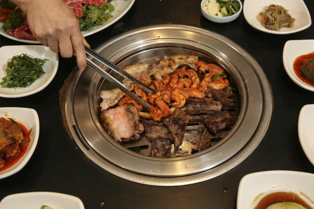 Warga Medan Bisa Cari Bahan Pesta BBQ Malam Tahun Baru di Toserba