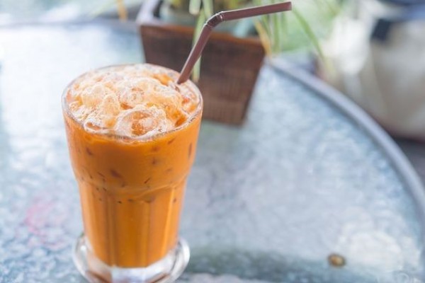 Tak Perlu Beli, Begini Cara Membuat Thai Tea Segar di Rumah