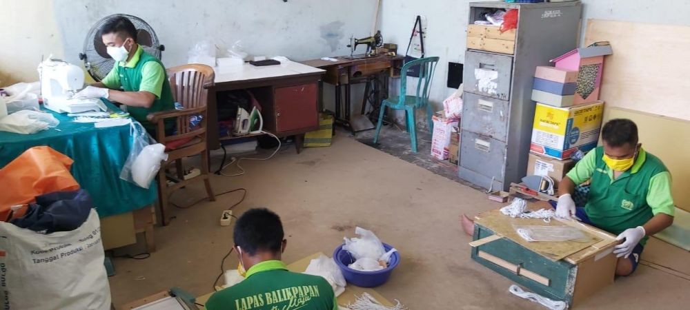 Cegah COVID-19, Warga Binaan Lapas Berkreasi Jahit Ribuan Masker Kain