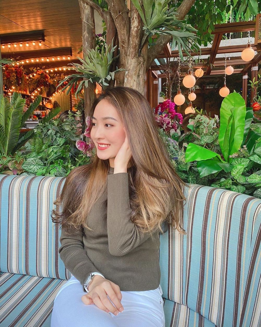 Makin Curi Perhatian, 10 Foto Natasha Wilona Pamer Rambut Pirangnya
