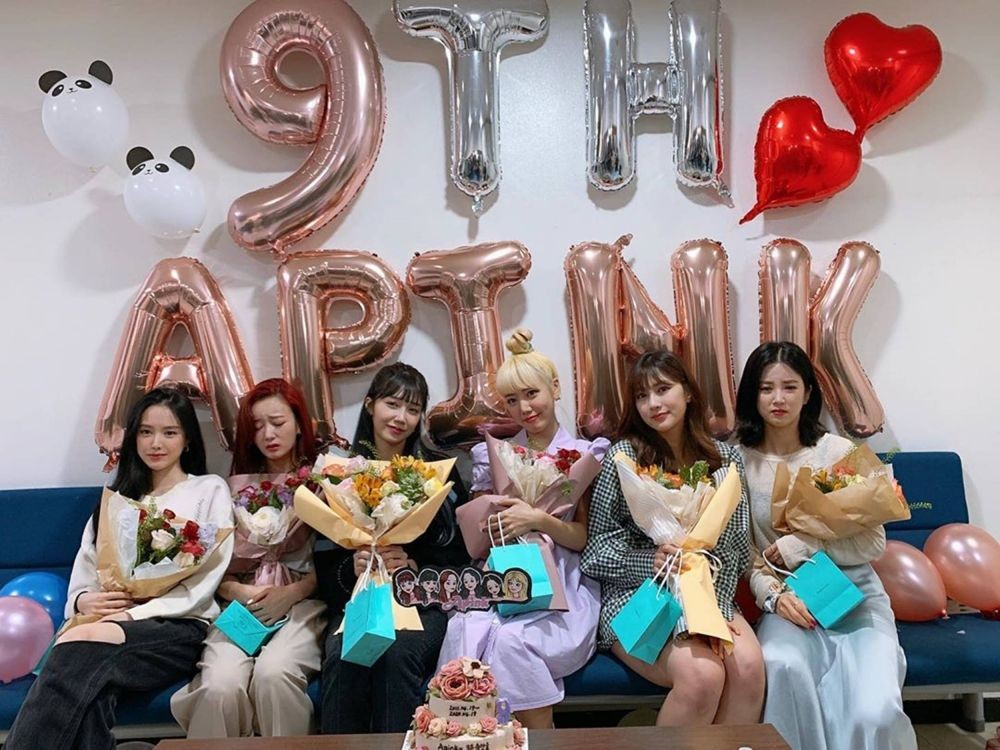 Genap 9 Tahun Bersama, 9 Momen Manis Kejutan Ulang Tahun Apink